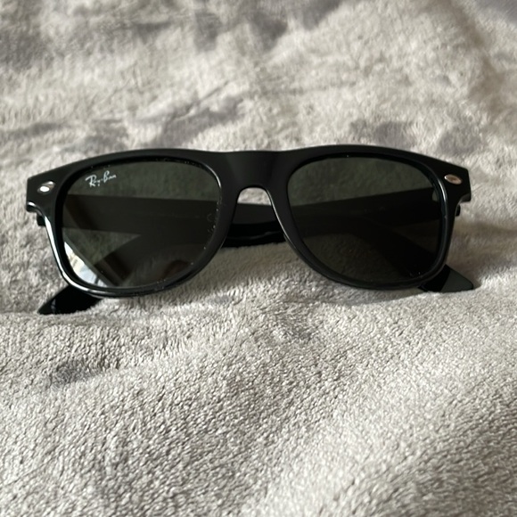 KIDS Ray-Ban SUNGLASSES - Picture 4 of 14